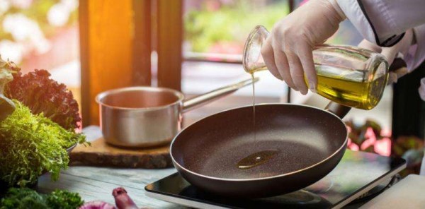 Tác hại của dầu ăn sau khi dùng nhiều lần và giải pháp kiểm tra chất lượng dầu ăn